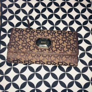 DKNY women’s wallet